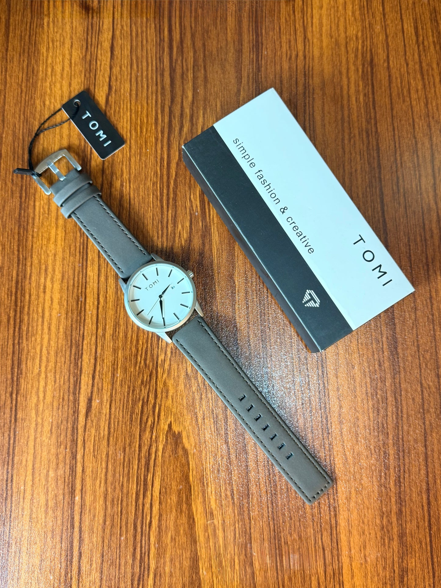 TOMI Minimalist Quartz Wrist Watch – Simple, Fashionable & Creative Design for Men