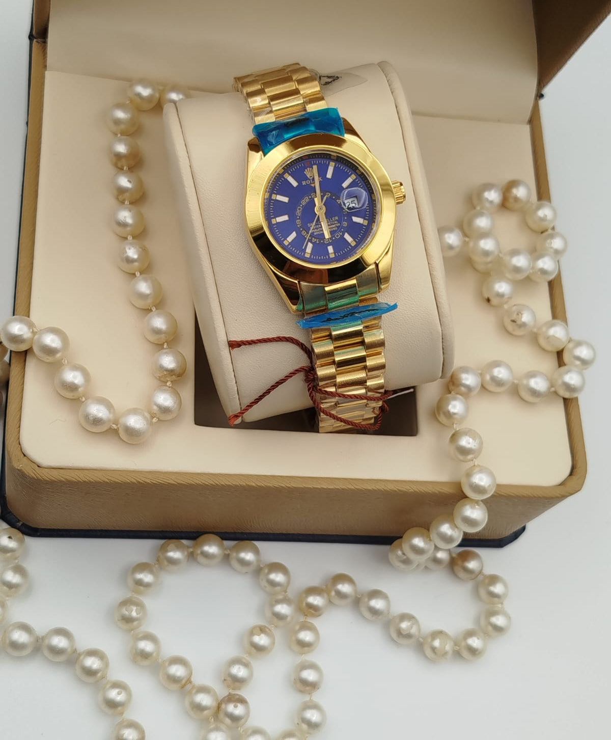 Luxury Ladies Quartz Watch – Stainless Steel Bracelet | Elegant Gift Box | Premium Fashion Timepiece