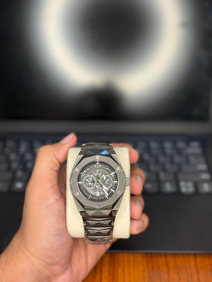 Luxury Diamond Cut Watch – Hublot-Inspired Bold Design