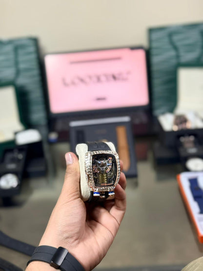 Luxury Skeleton Engine-Style Quartz Watch | Diamond Bezel | Rubber Strap | Premium Men’s Timepiece