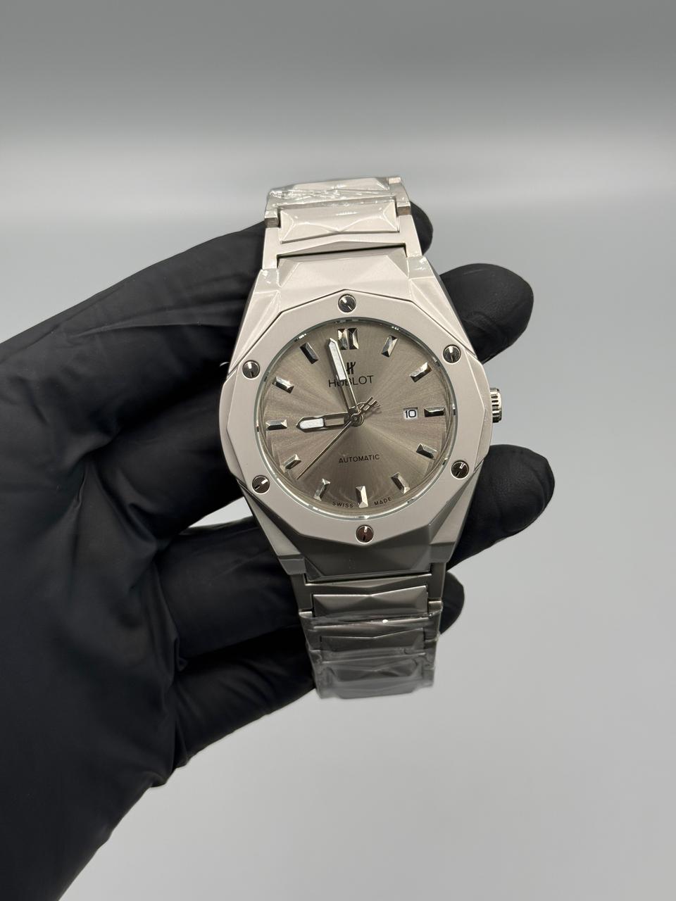 Hublot dimond cut Semi-Automatic Luxury Wristwatch – Stainless Steel